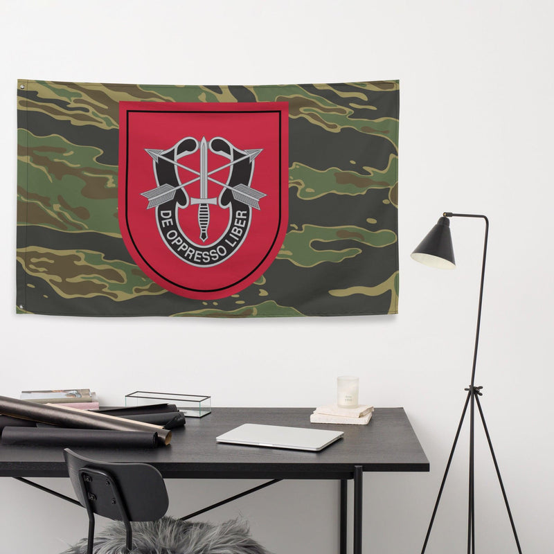 7th Special Forces Group (7th SFG) Tiger Stripe Camo Flag