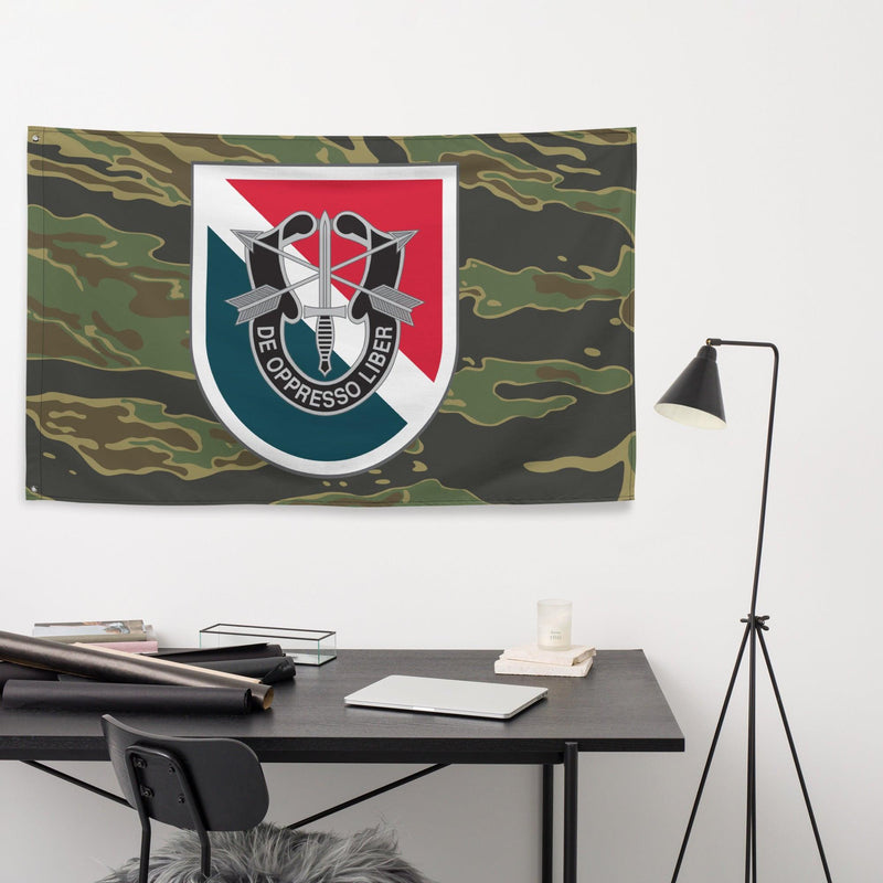 11th Special Forces Group (11th SFG) Tiger Stripe Camo Flag