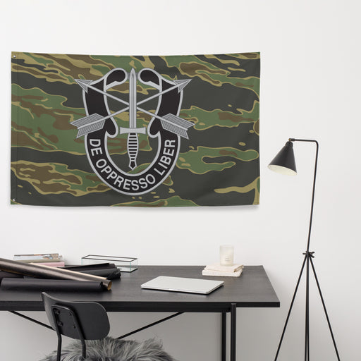 De Oppresso Liber Tiger Stripe Camo Flag Tactically Acquired   