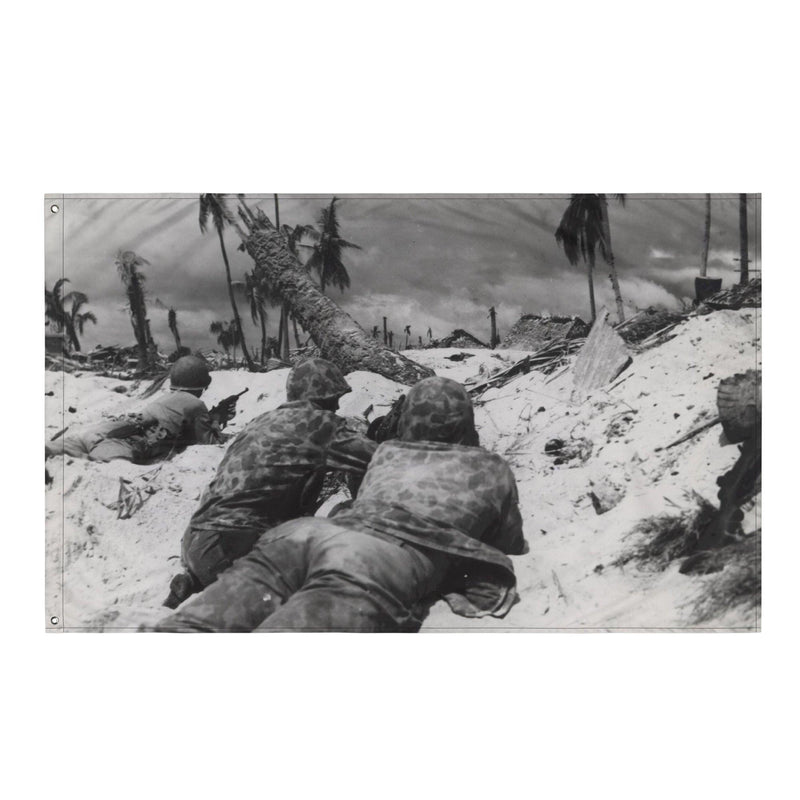 Marines on Tarawa Beachhead USMC WW2 Flag