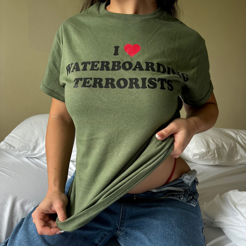 I Love Waterboarding Terrorists  T-Shirt